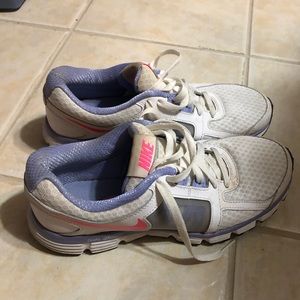 Women’s Nike Shoes - 9